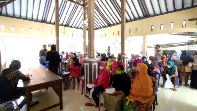 Penyaluran BPNT Dan Vaksinasi Covid-19 Desa Miritpetikusan