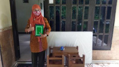 Penyerahan Bantuan Al-Quran Dan Meja Untuk 7 TPQ Di Desa Miritpetikusan